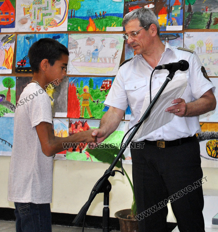 86 деца показват пожари и наводнения, 20 отиват на национален конкурс 