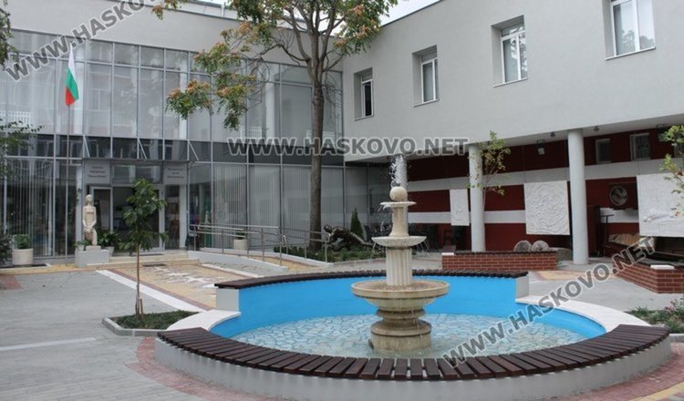 Библиотека на 2017 година е „Пеньо Пенев“ – Димитровград