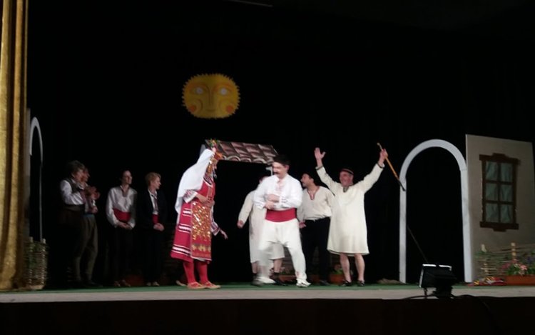 Премиерата на "Женско царство" препълни салона на читалището