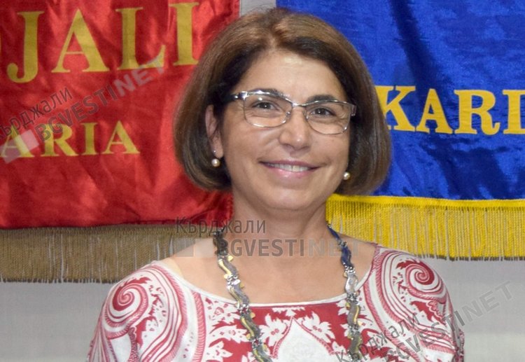 Бахар Палова