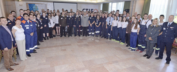 Млади доброволци от Смолян на симпозиум за пожарникари в чужбина