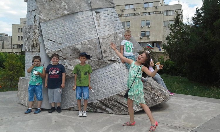 Летни езикови курсове и МОНТЕСОРИ езиков лагер(занималня) в НЕА Германика