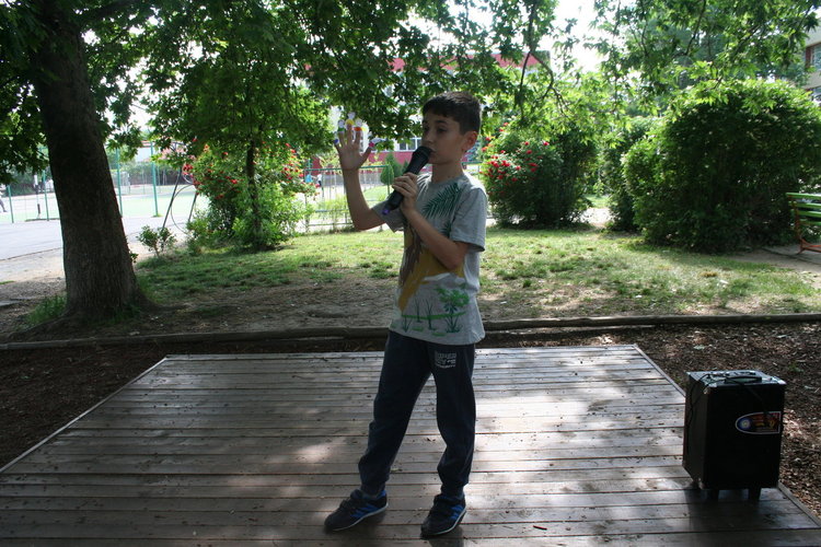 Клуб „От извора“ приключи годишните си занимания с голяма забава