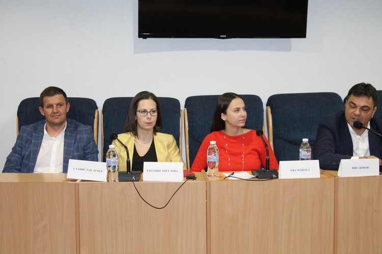 Среща с Ева Майдел - ниска безработица и недостиг на кадри