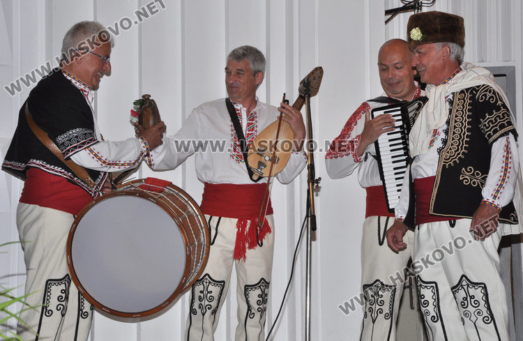 „Китна Тракия“ в „Заря“ и Младежкия заради дъжда