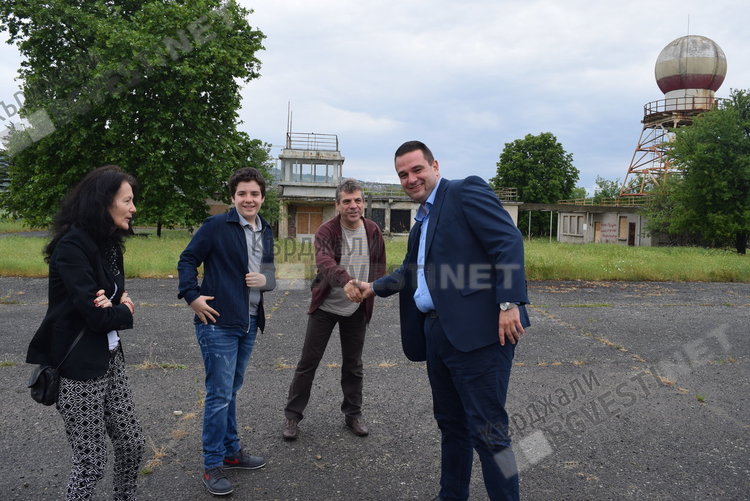 Областният управител откри „Криле над Кърджали”-3, наплив от мераклии да летят