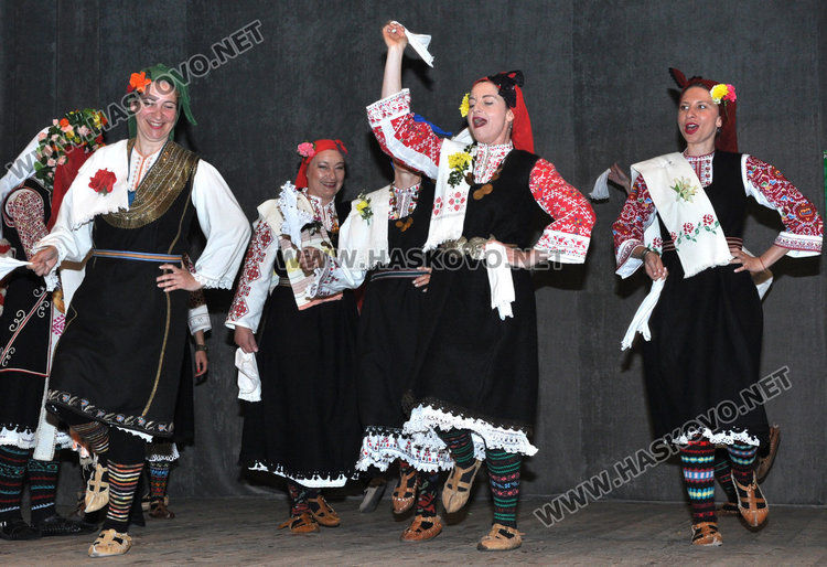 „Китна Тракия“ в „Заря“ и Младежкия заради дъжда