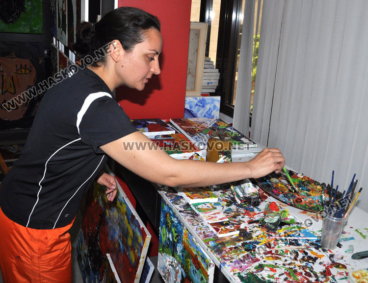 Художничката Стела Делчева споделя своя свят в Европейската нощ на музеите и галериите