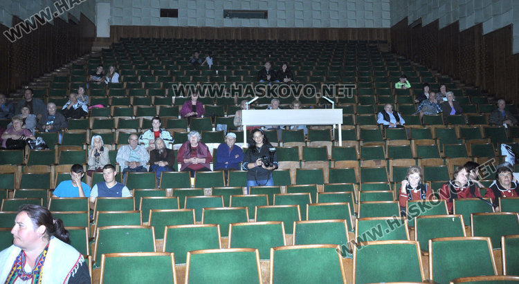 „Китна Тракия“ в „Заря“ и Младежкия заради дъжда