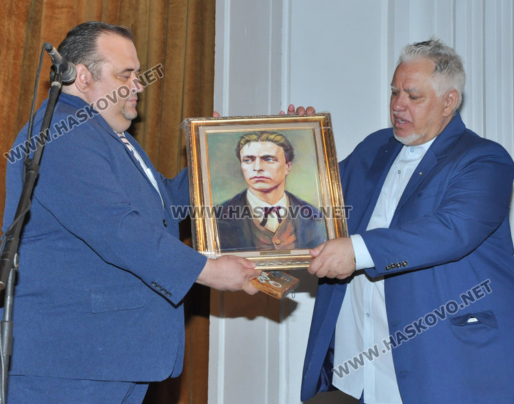 Премиер и президент поздравяват читалище „Заря“ за 160-тата годишнина