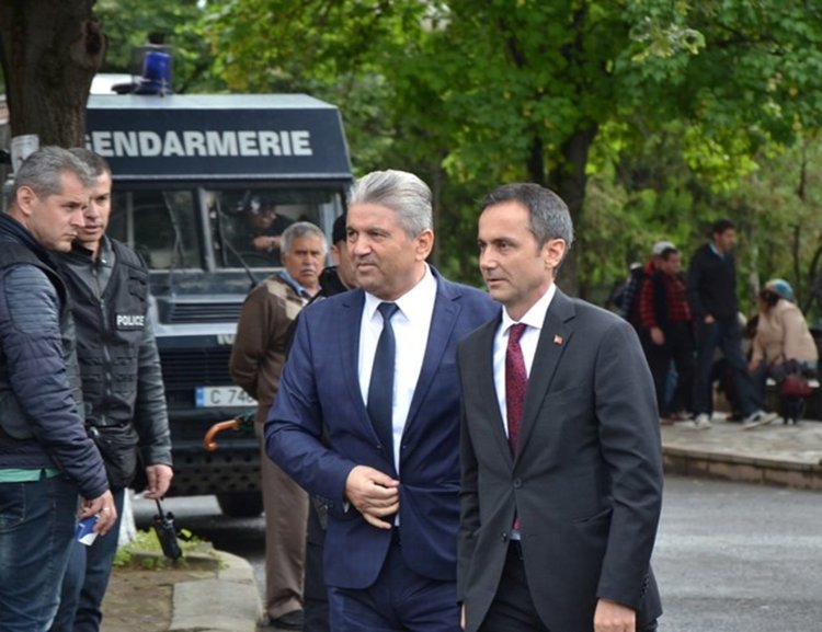 Джебел отново разделен в деня на своя празник