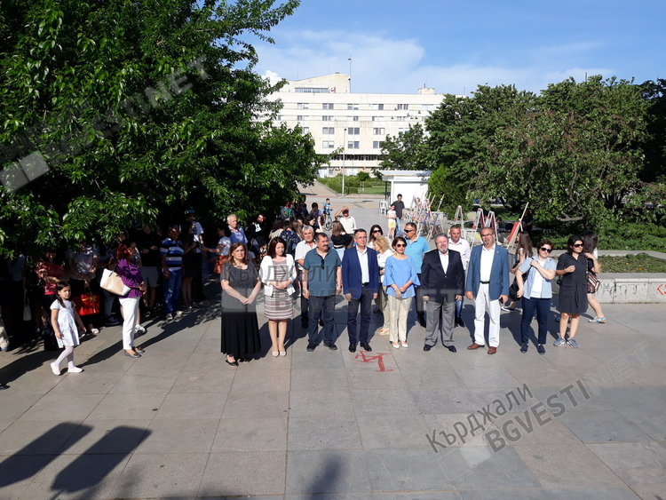 Деца от Кърджали и Одрин рисуват мира в „Заедно на един мост”