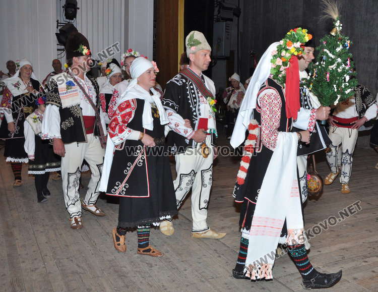 „Китна Тракия“ в „Заря“ и Младежкия заради дъжда