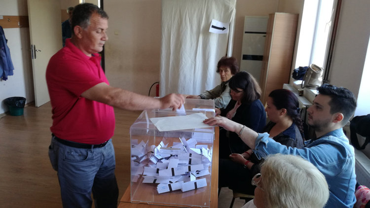 Изборите за кмет на село Мост протичат спокойно, гласували са 113 души до 9.30 часа