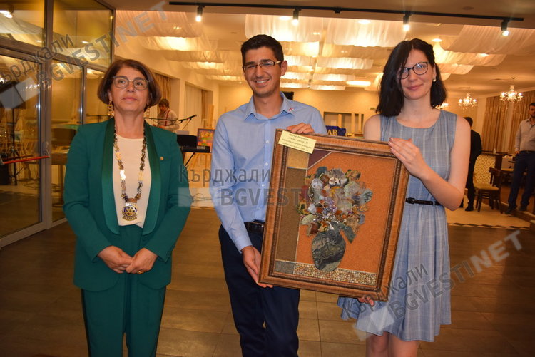 Ротарианци събраха  12 659 лена на благотворителна вечер, средствата са за ОДК и болницата в Ардино