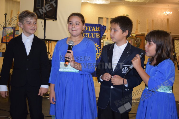 Ротарианци събраха  12 659 лена на благотворителна вечер, средствата са за ОДК и болницата в Ардино