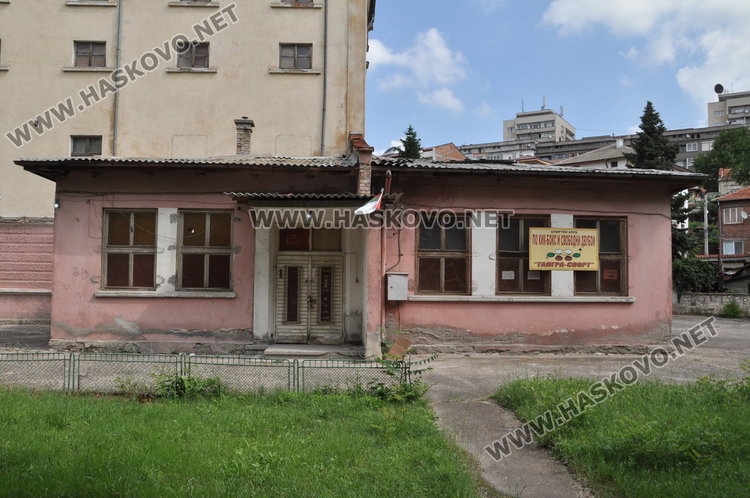 Задигнаха боксови ръкавици, каски и медали от спортен клуб в Хасково