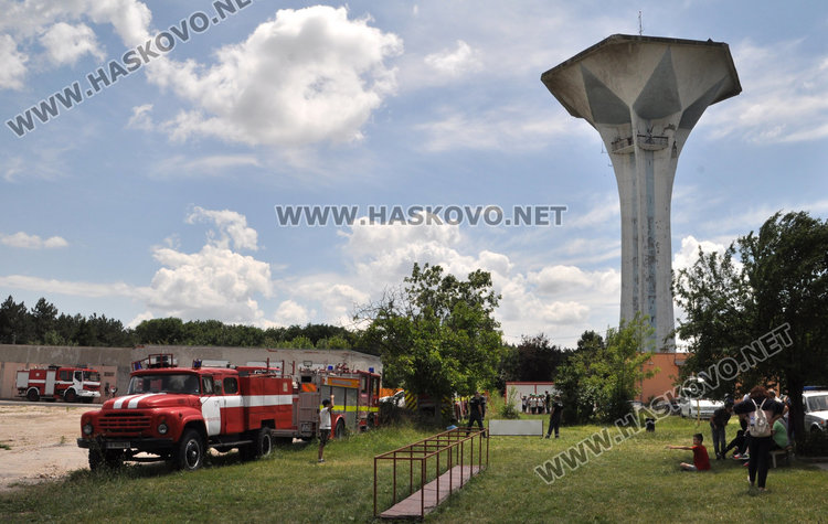 Обучават 100 деца да реагират при горски пожари и бедствия