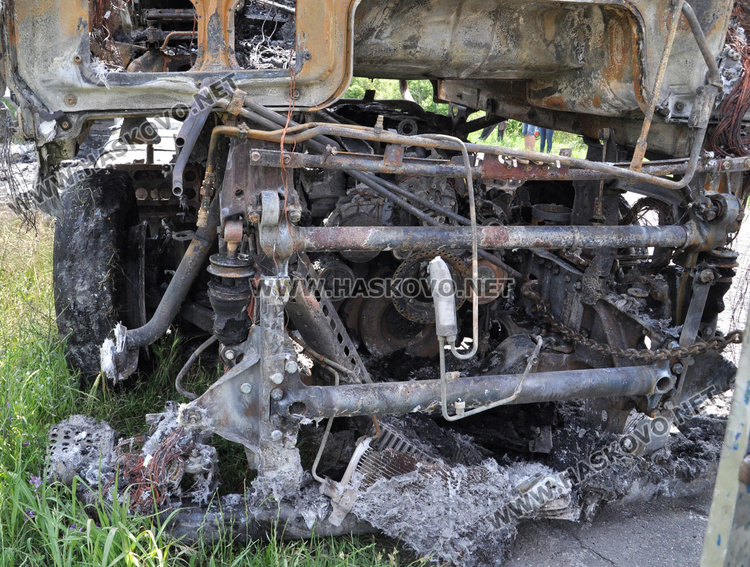 Кърджалийски тир пламна в движение по Е-80