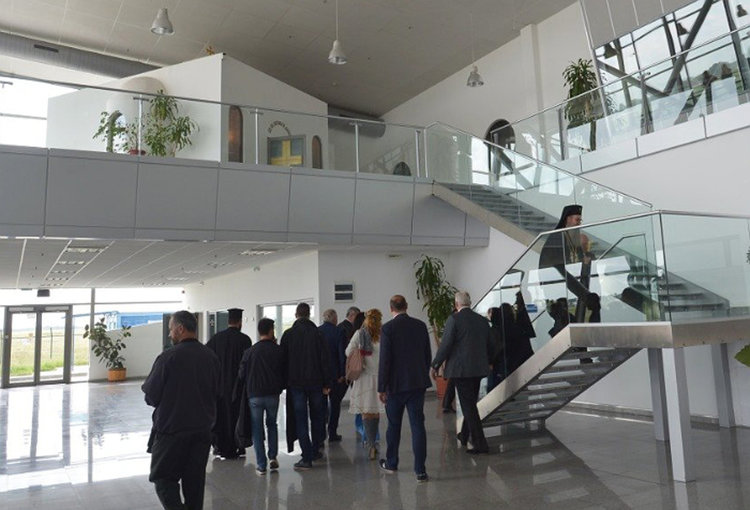 Митрополит Николай освети параклис на пловдивското летище