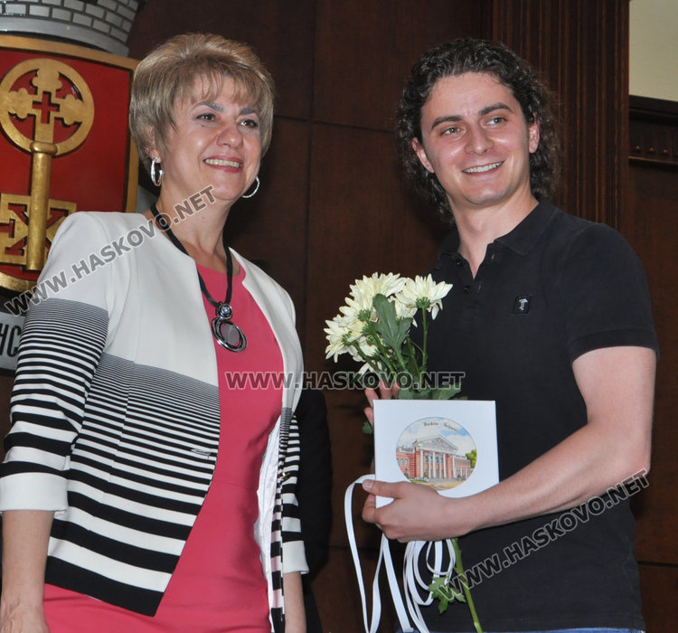 Наградиха учител и ученик на годината в Хасково