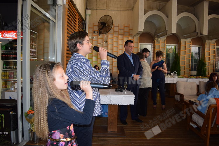 Областният управител награди доайенът на хумора Тодор Мухтаров за 24 май