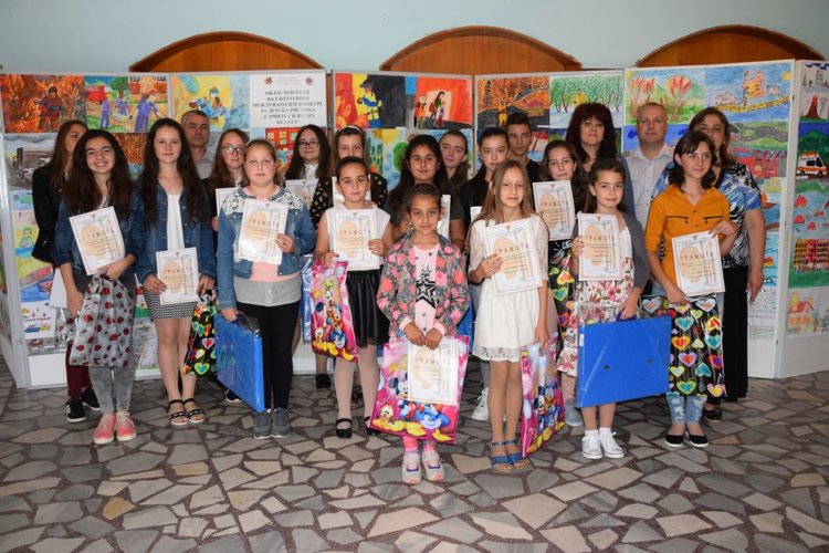 170 ученици участваха в областния конкурс „С очите си видях бедата“