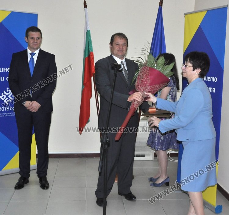 Шестима хасковски учители получиха награди от МОН