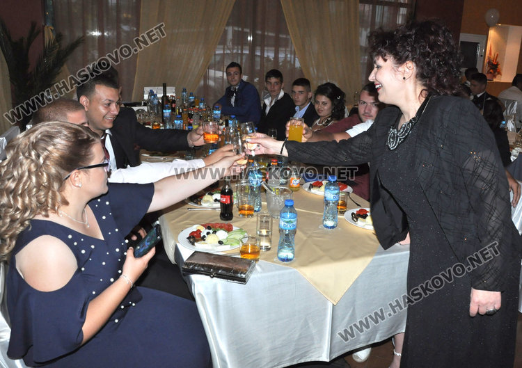 Випуск 2018 от ПГССТ вдигна последната си наздравица