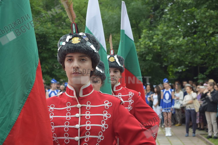 Председателят  на парламента поздрави Кърджали за 24 май,  кметът награди отличници