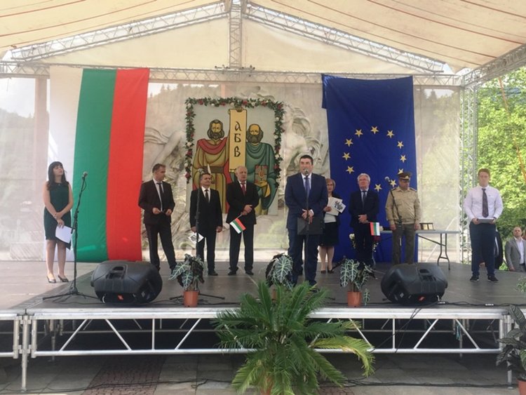 За пръв път от години шествие за 24 май в Смолян, празникът отбелязан подобаващо 