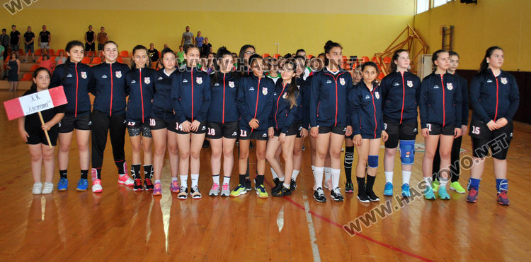 Отличиха заслужили хасковски хандбалисти за 60 г. хандбал в България