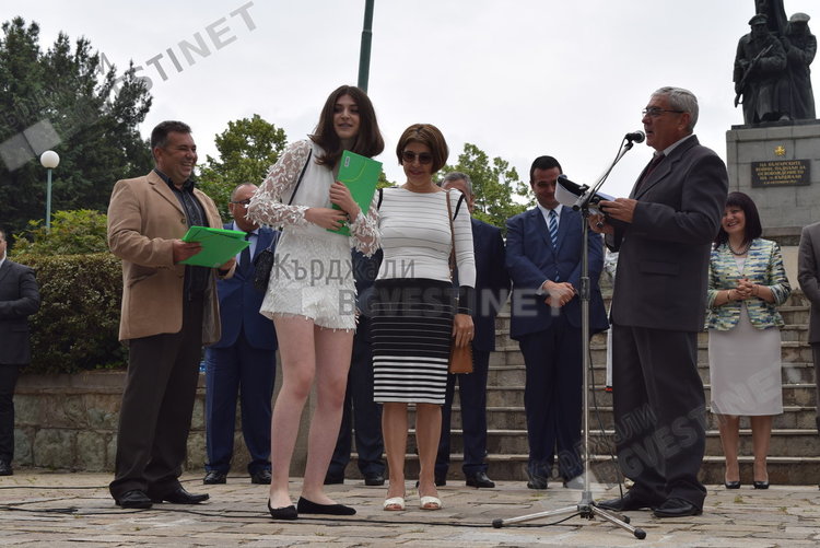 Председателят  на парламента поздрави Кърджали за 24 май,  кметът награди отличници