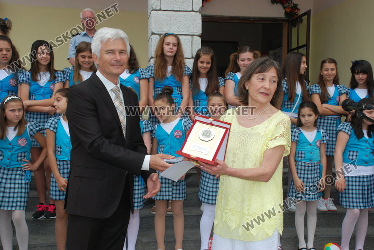 Седмокласничка и учителка по БЕЛ са Смирненци на годината