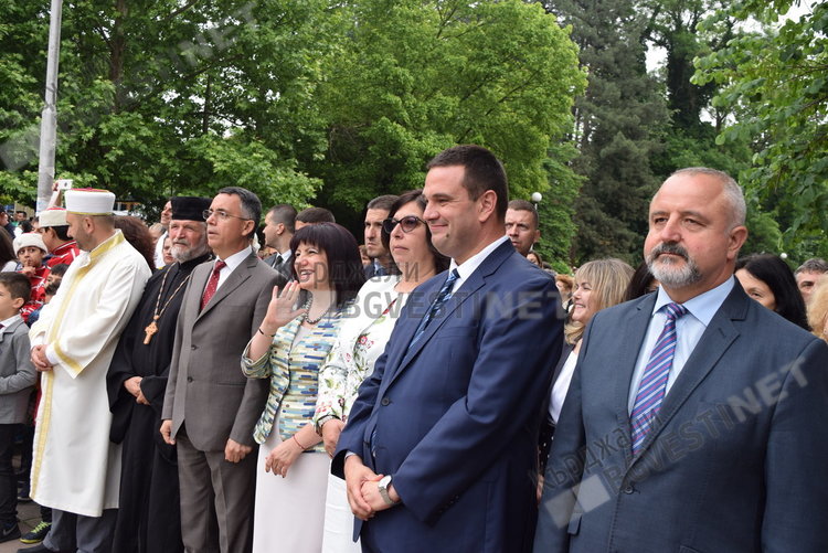 Председателят  на парламента поздрави Кърджали за 24 май,  кметът награди отличници