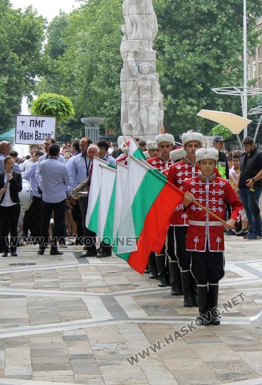 Пъстро шествие на училищата за 24-ти май