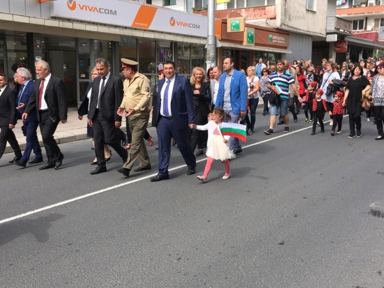 За пръв път от години шествие за 24 май в Смолян, празникът отбелязан подобаващо 