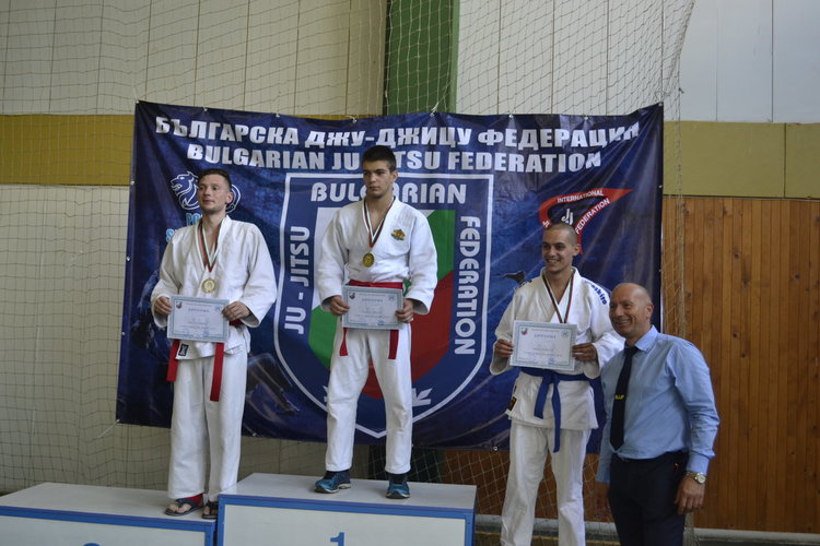 17 участника и 17 медала от държавното първенство по джу-джицу за СК Бугари