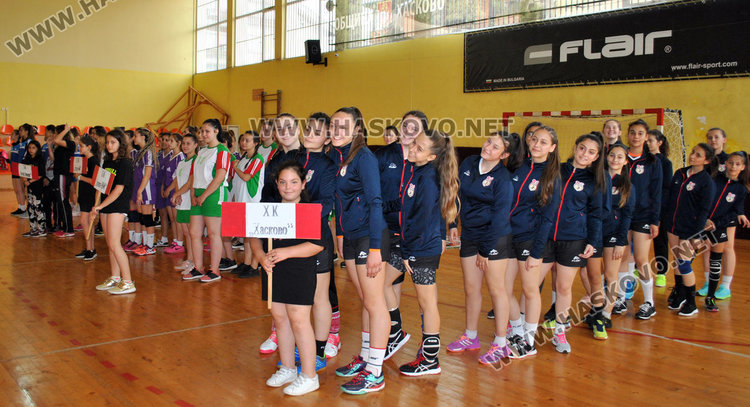 Отличиха заслужили хасковски хандбалисти за 60 г. хандбал в България