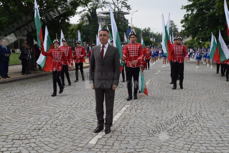 Председателят  на парламента поздрави Кърджали за 24 май,  кметът награди отличници