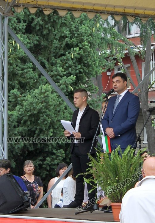 Пъстро шествие на училищата за 24-ти май