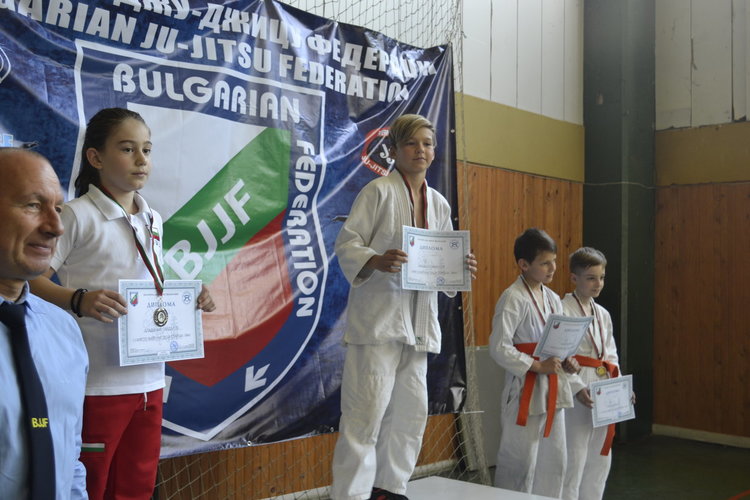 17 участника и 17 медала от държавното първенство по джу-джицу за СК Бугари