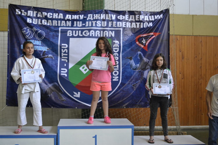17 участника и 17 медала от държавното първенство по джу-джицу за СК Бугари