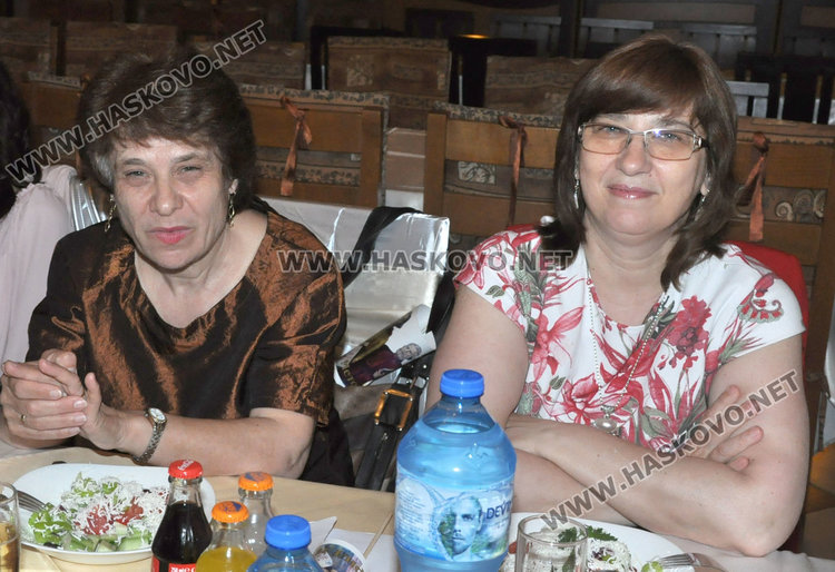 Випуск 2018 от ПГССТ вдигна последната си наздравица