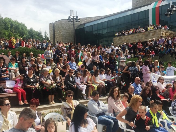 За пръв път от години шествие за 24 май в Смолян, празникът отбелязан подобаващо 