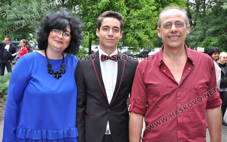 На випуск 2018 на Математическата гимназия ще му върви по вода