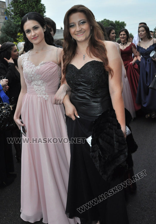 На випуск 2018 на Математическата гимназия ще му върви по вода