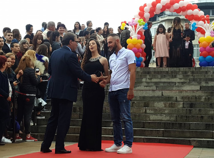 Асеновград пожела попътен вятър на абитуриентите от СУ „Св. Княз Борис I”