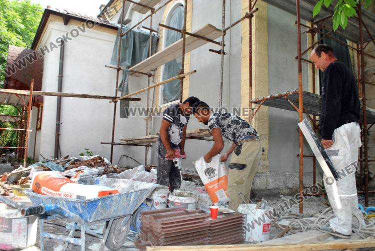 Църквата „Свети Димитър“ в ремонт, набират средства за покрива