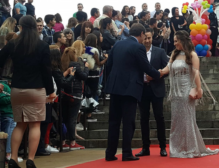 Асеновград пожела попътен вятър на абитуриентите от СУ „Св. Княз Борис I”